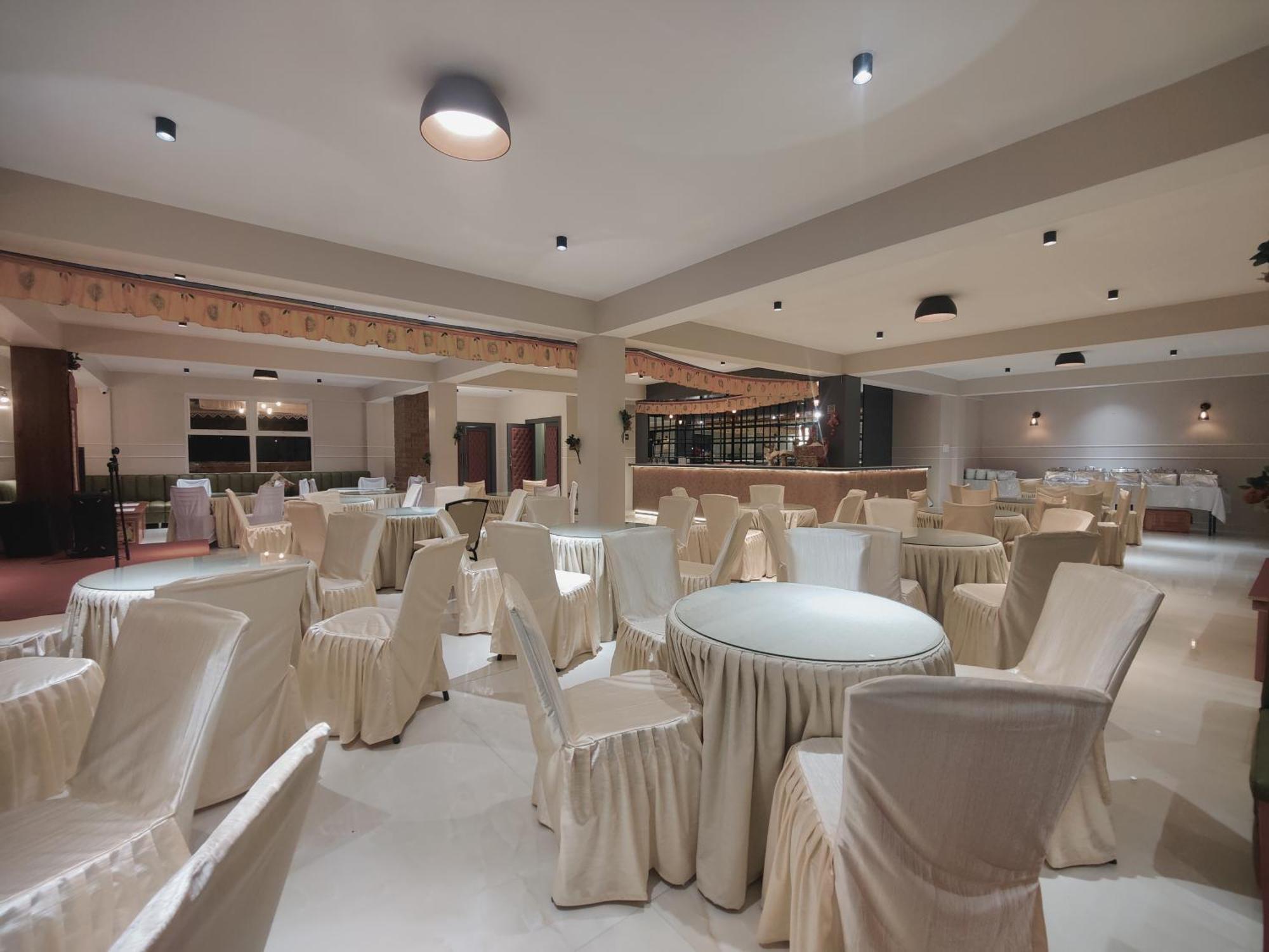 Maplewood Hotel & Spa Gangtok Bagian luar foto