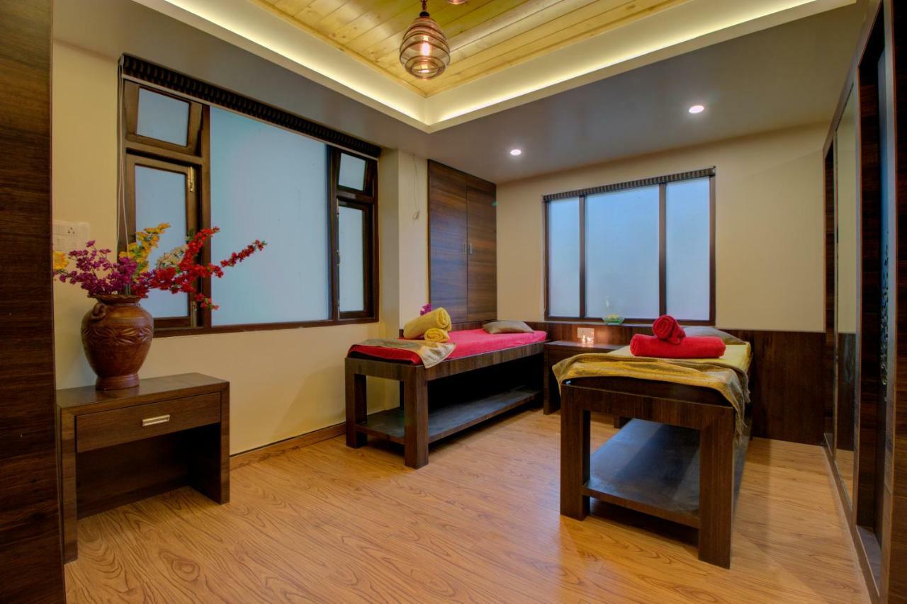 Maplewood Hotel & Spa Gangtok Bagian luar foto
