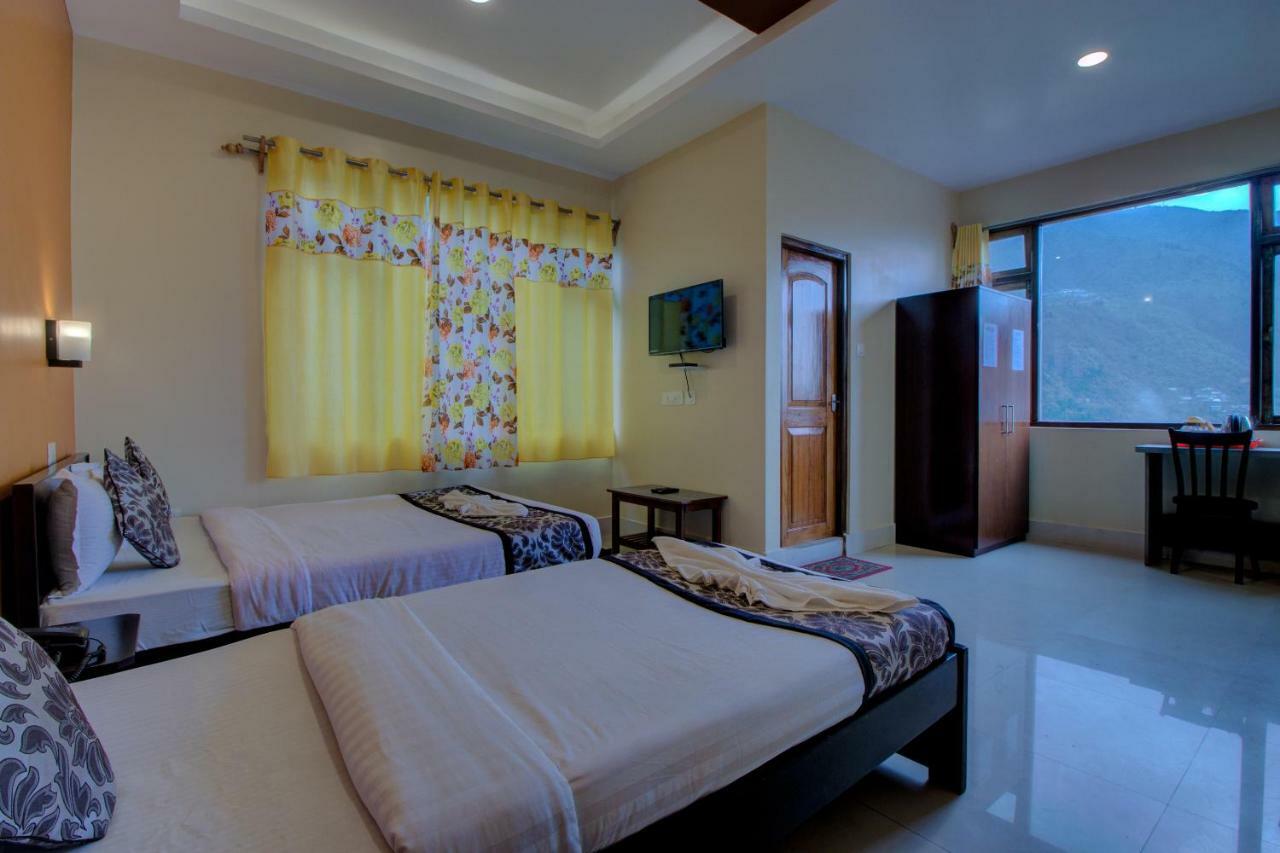 Maplewood Hotel & Spa Gangtok Bagian luar foto