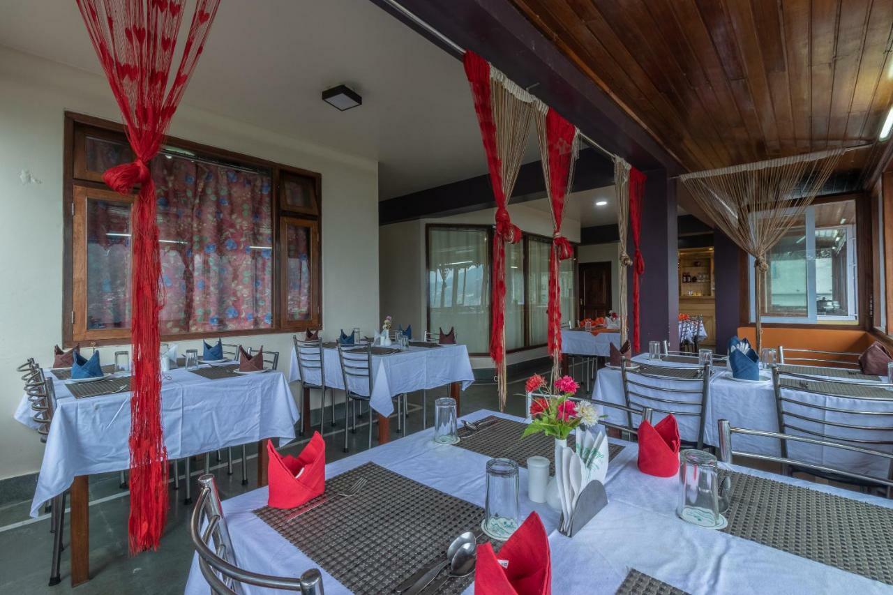 Maplewood Hotel & Spa Gangtok Bagian luar foto