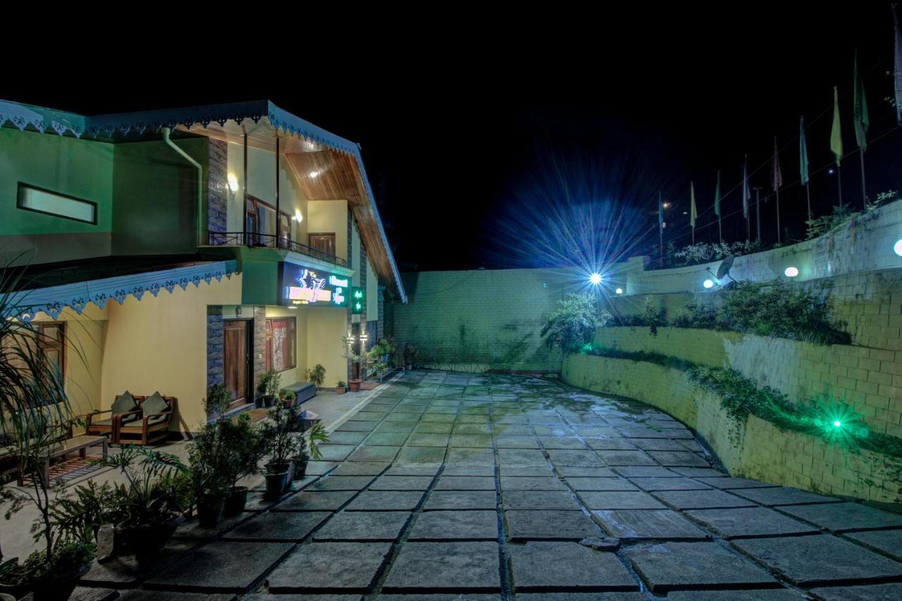 Maplewood Hotel & Spa Gangtok Bagian luar foto